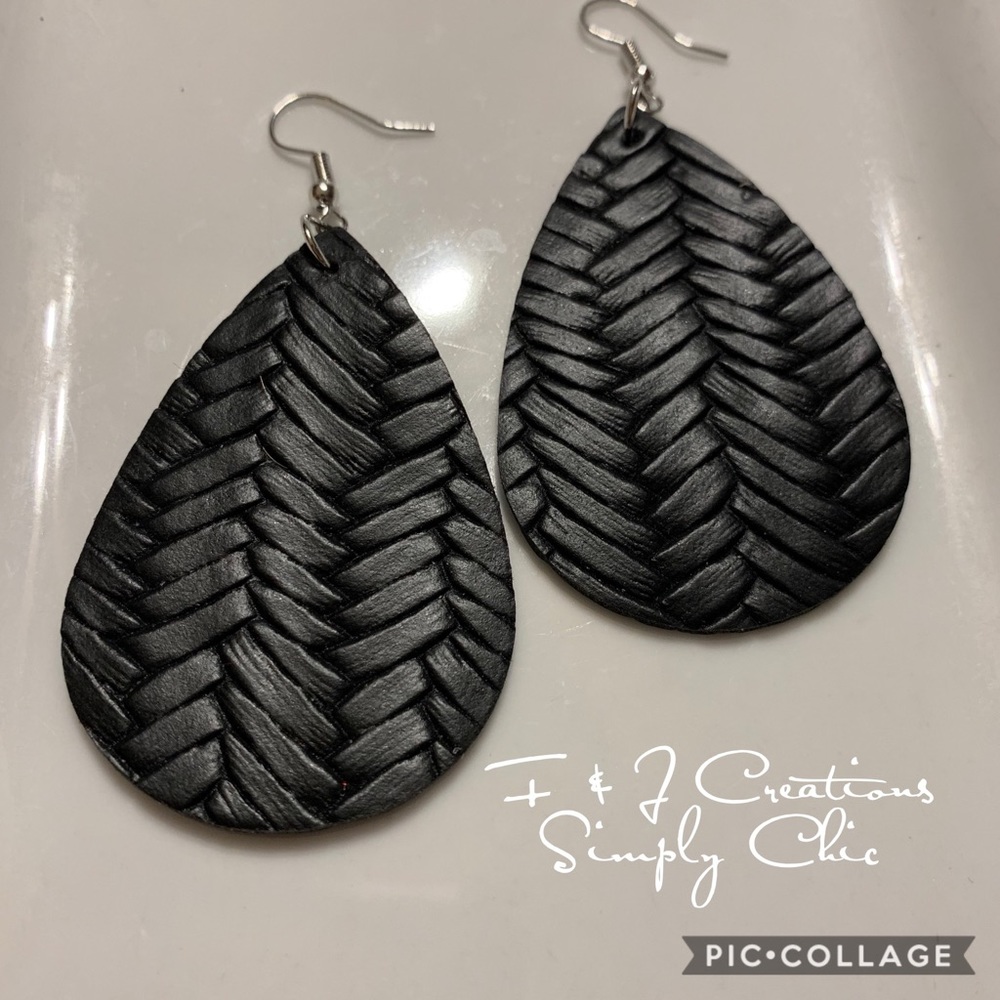 Teardrop ✨Black✨Textured Leather Earrings